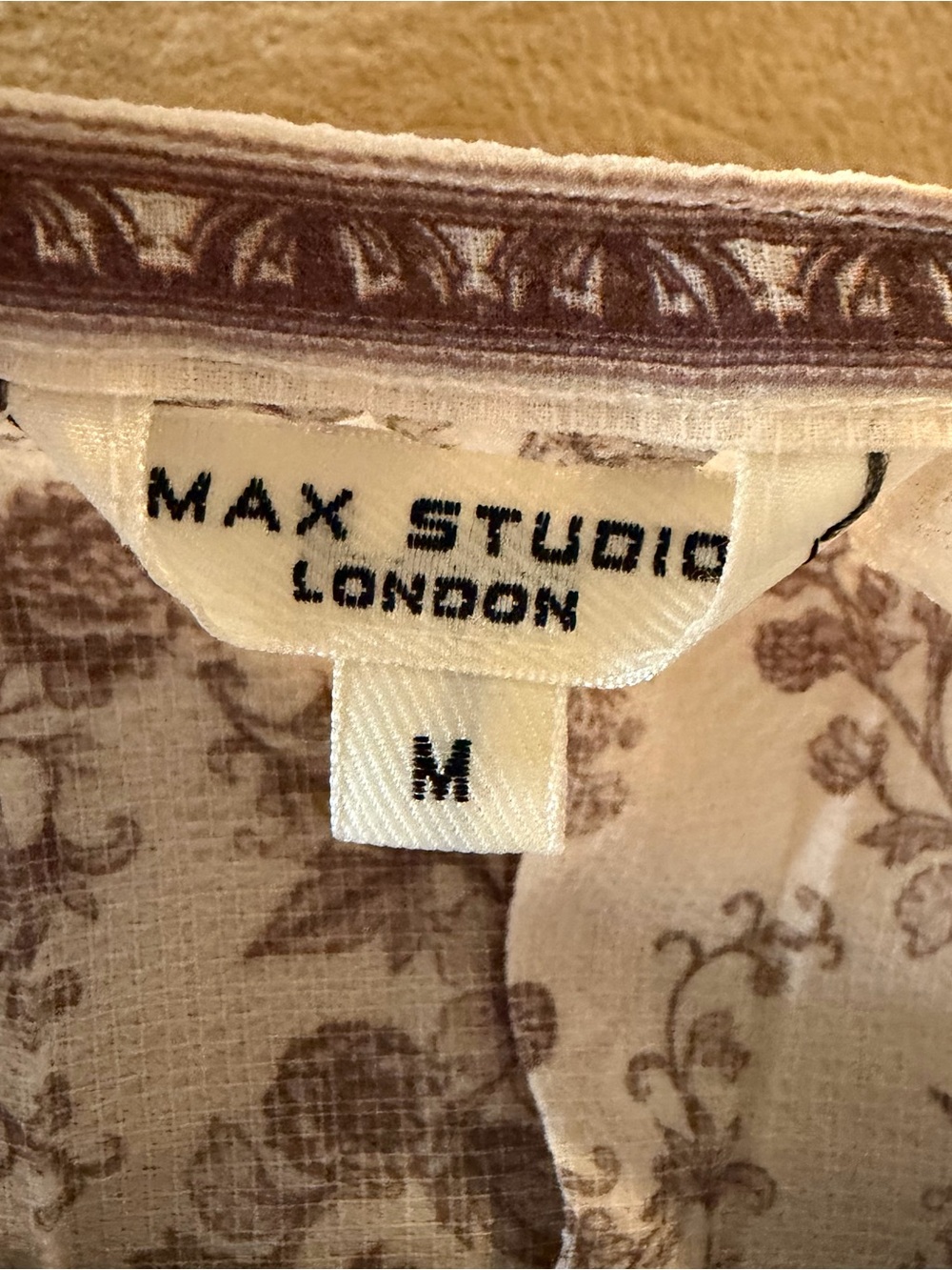 Lovely Max Studio London Ivory and Brown Floral Blouse Size M - Picture 3 of 9